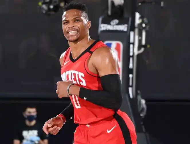 韦斯特布鲁克在第二场失利中继续挣扎:"我承认我的错误"