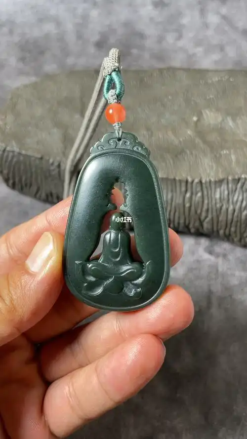 新疆和田玉山料青玉悟道玉牌吊坠挂件