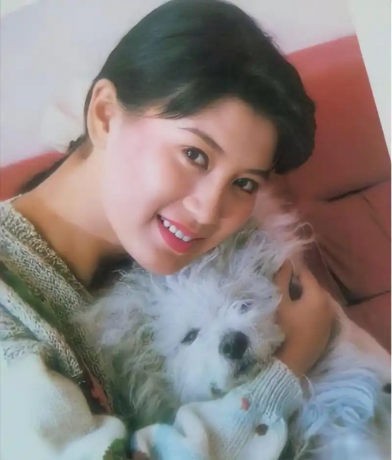 那人是刚从国外回来的"海归",离婚后的史兰芽早已不再年轻,但是却依旧