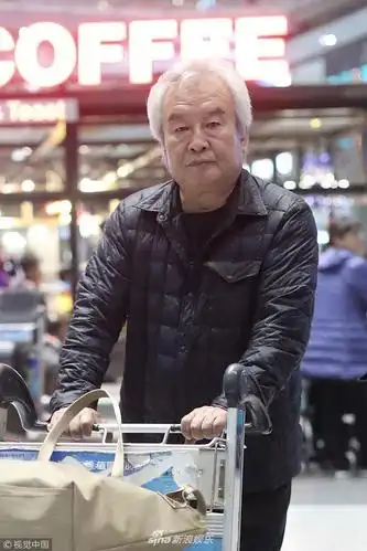 主题:涂们老爷子回来啦!祝老爷子身体健康,长命百岁!