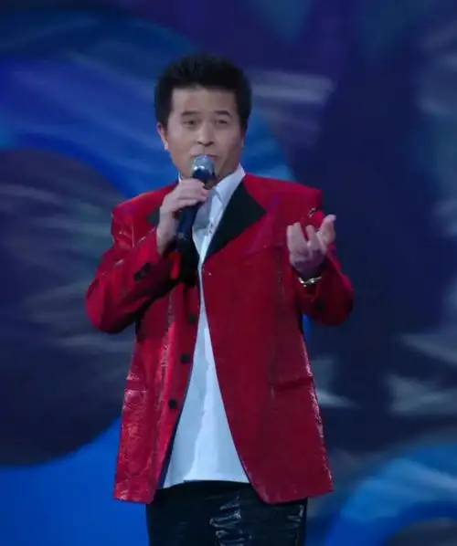 毕福剑昔日央视名主持曾被称毕姥爷今落魄接商演61岁仍单身