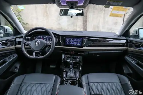 【帕萨特2019款330tsi 双离合 领尊版 国v内饰全景正拍汽车图片-汽车