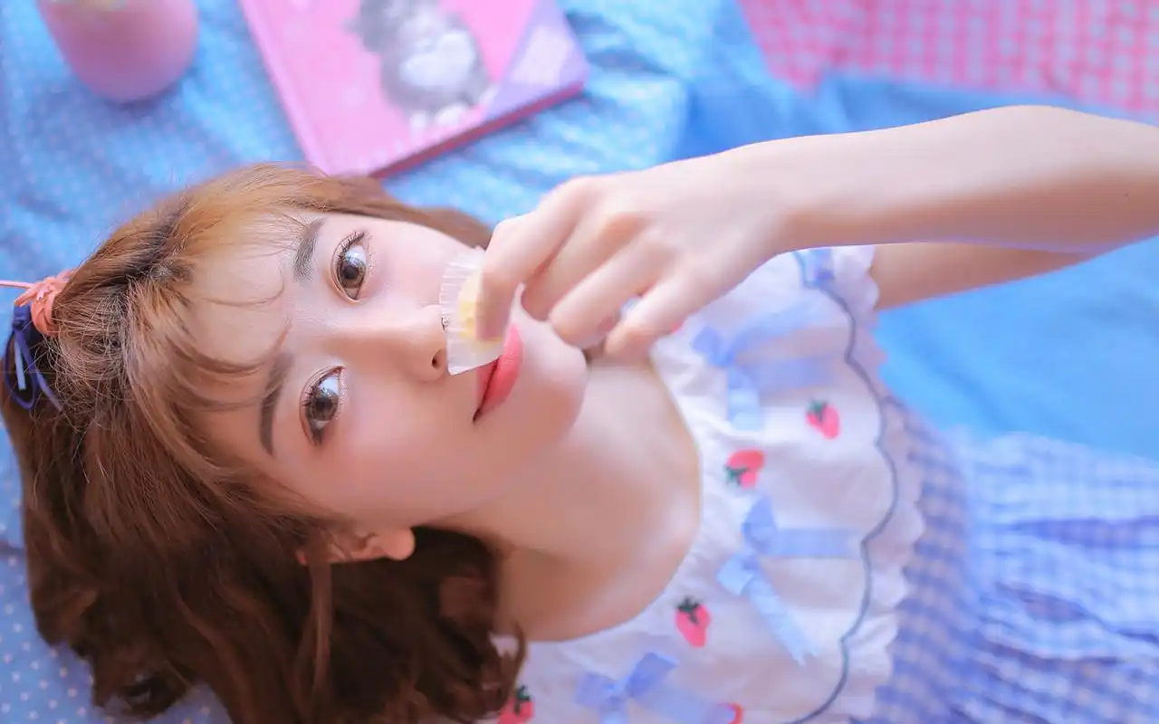 梦幻少女粉红诱惑高清电脑壁纸图片