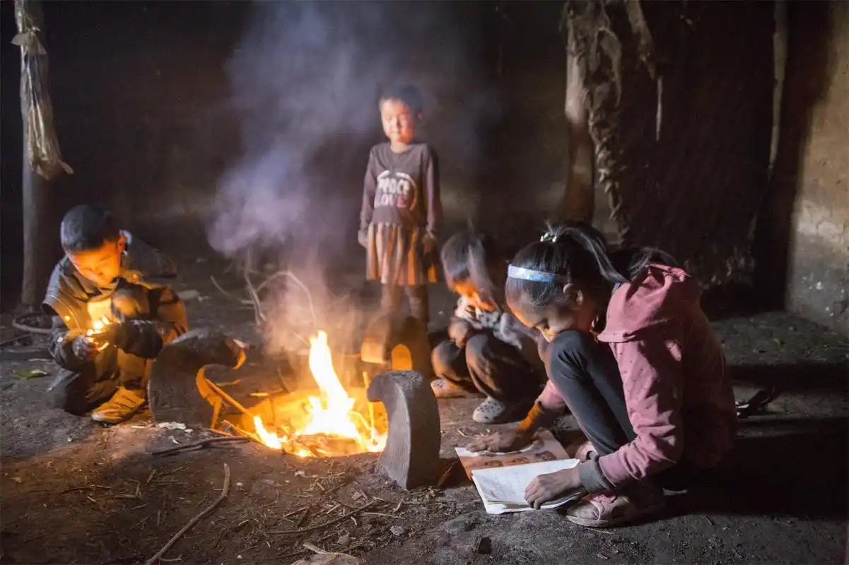 [群众呼声] 中国最穷之地---大凉山的孩子们 之一