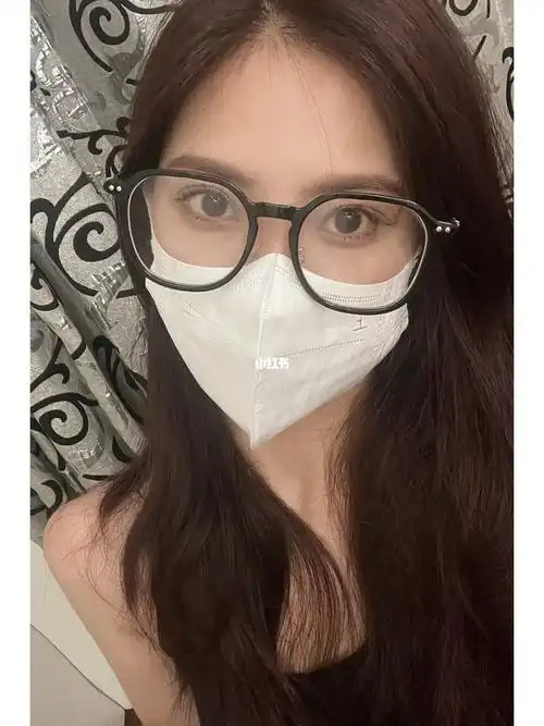 适合大脸盘子的眼镜