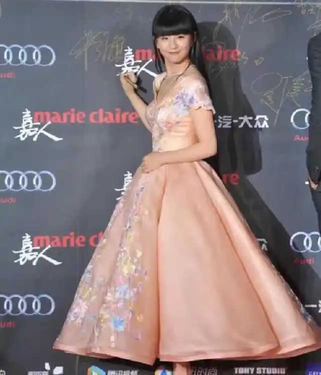 本是一手好牌,15岁便开始堕落,如今19岁的小彩旗现状令人唏嘘