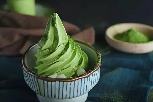 抹茶冰物 闷热的天气吃点凉的最舒心了 抹茶甜筒,抹茶冰激凌