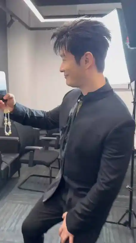 黄晓明这样的老板哪里找!