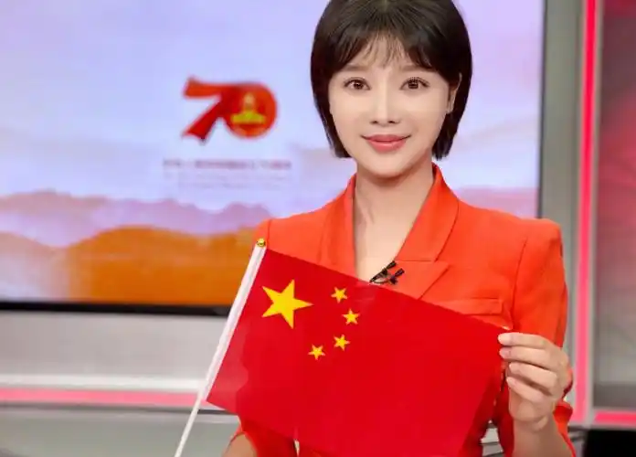 央视主播胡蝶:倒贴 50万与陆川闪婚,婚后分居生下一儿一女