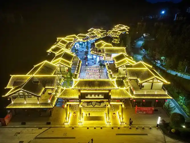 广元朝天区五一荣乐古街开街点燃最美汉唐风