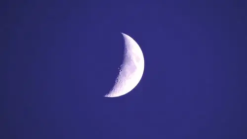 月亮弯弯像一张弓