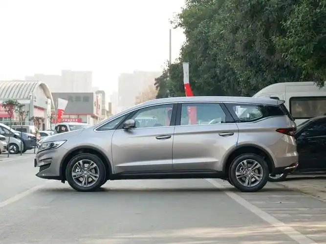 吉利汽车 嘉际 2022款 1.8td dct白金舒适型