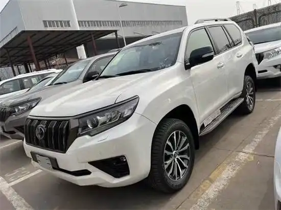 2021款国六丰田霸道2800柴油外观方面,全新普拉多预计会使用最新的