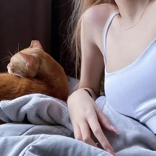 很撩人的漂亮妹子头像