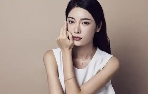 故事那年为了还债我答应了37岁女人的一个要求