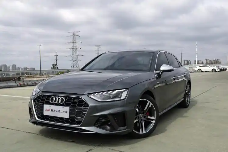 【车辆名称】2020款 奥迪a4l 40 tfsi 豪华动感型【上牌时间】2020年0