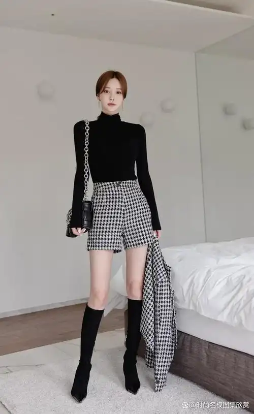 韩国女神孙允珠:黑鸦凝露叠层高冷白领打底衫