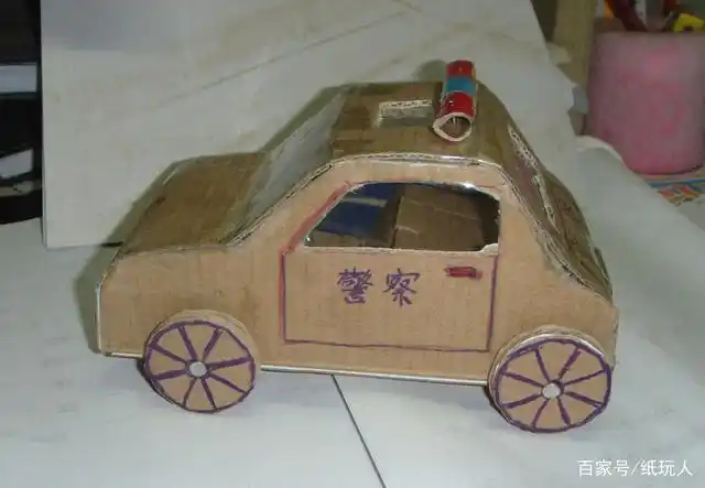 2013年给儿子制作的手工汽车和飞机