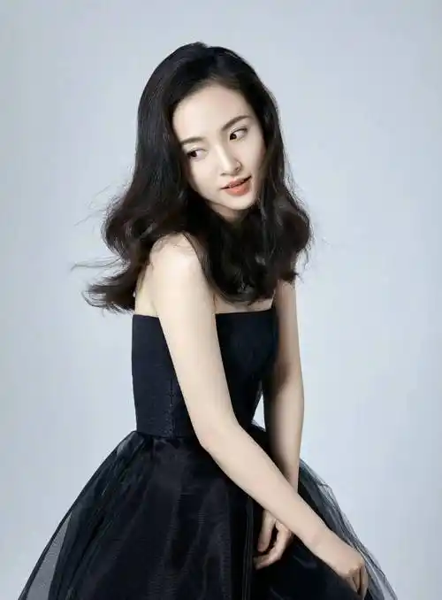 女明星吴倩写真合集:娴静美丽,靓丽清纯_吴倩_写真_女明星