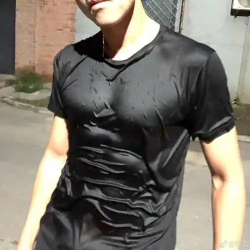 邓超晒腹肌照霸气回应你们努力也超不过我的张一山脱了看啊