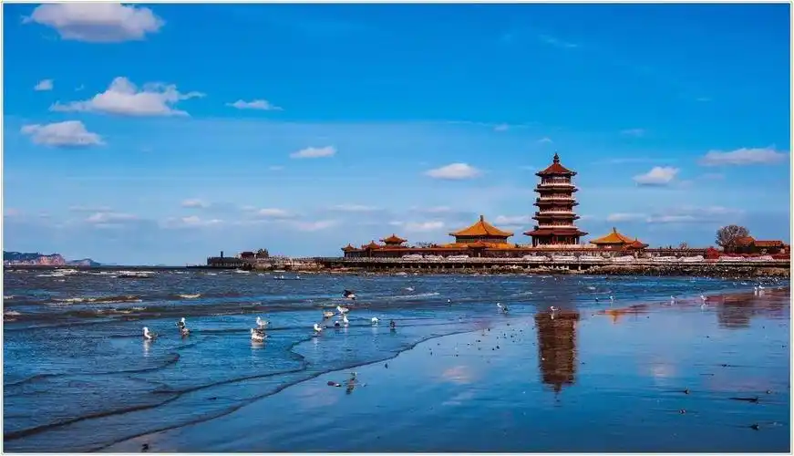 奔月,在水下献上最真挚的节日祝福;带家人到八仙过海景区看海天交融