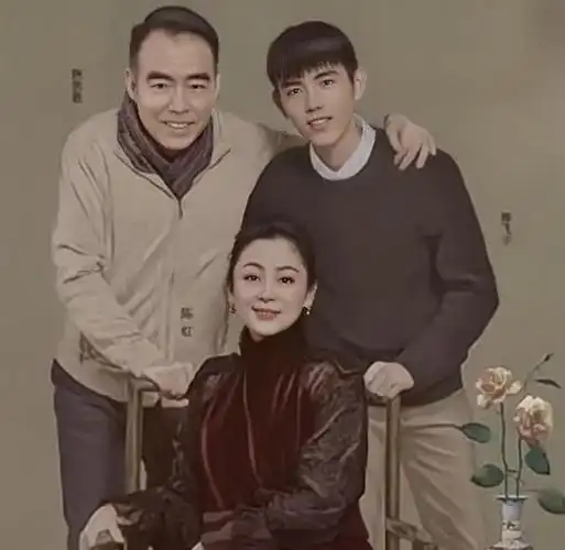 54岁陈红近照曝光嘲讽前任倪萍是老太婆活得像情敌翻版