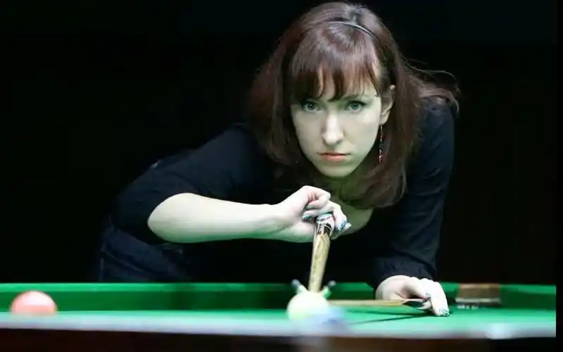 来自波兰的斯诺克女裁判"马尔戈扎塔·卡涅斯卡"(malgorzata kanieska