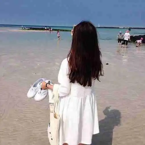 太过分男友把前女友的宠物猫当作宝贝却不准我碰一下猫