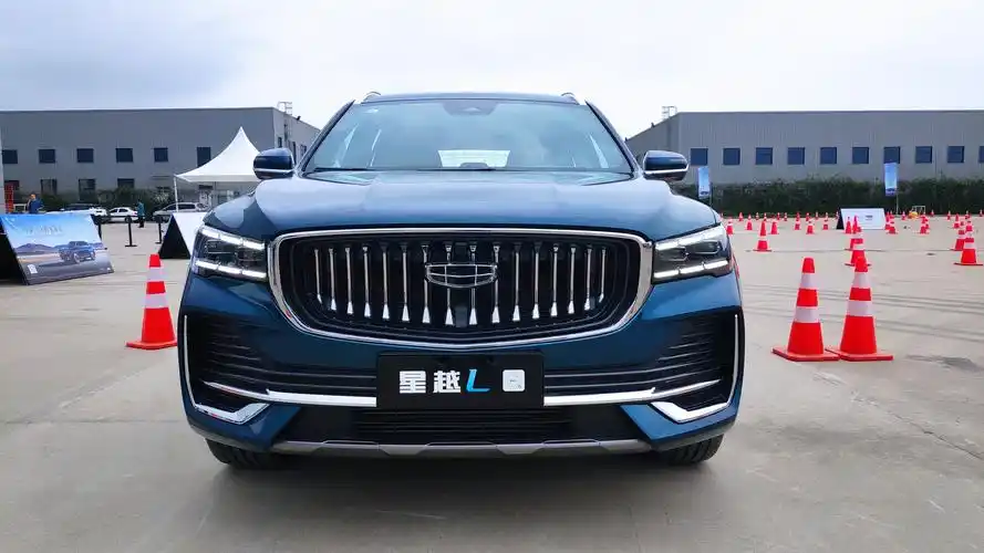 实用与豪华齐头并进预售148万的星越l爆款潜质初显锋芒