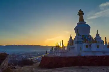 香格里拉白塔寺公园建筑景观