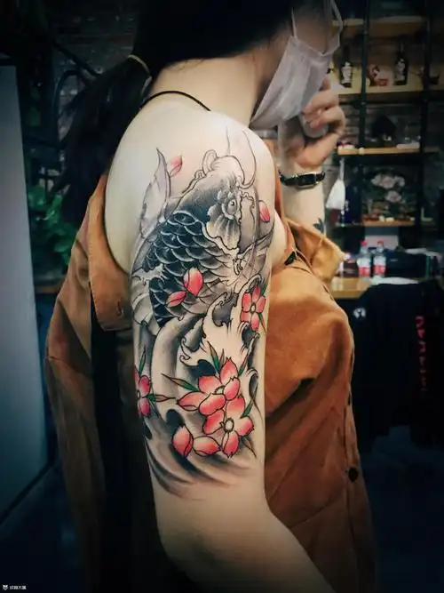 招财鲤鱼_纹身图案手稿图片_洪生的纹身作品集