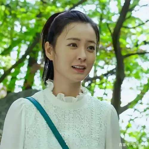 韩国王牌综艺人再发力,郑裕美没有影后包袱,包绷带坚持下厨房