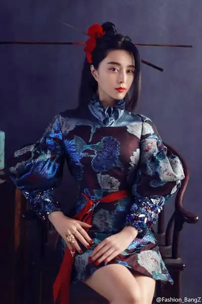 范冰冰吊带旗袍蕾丝扇写真曝光 化身古典美女让人看得鼻血直喷