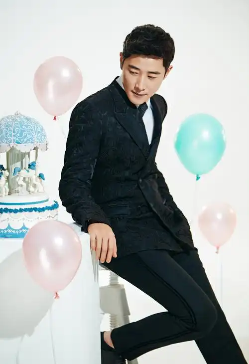 罗晋生日大片曝光 温柔霸道幸福满溢