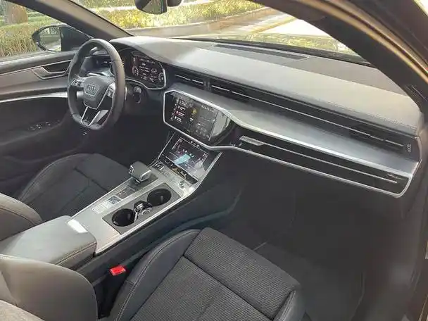 奥迪a6内饰(2022款奥迪a6 avant内饰实拍这才是a6原有和该有的样子)