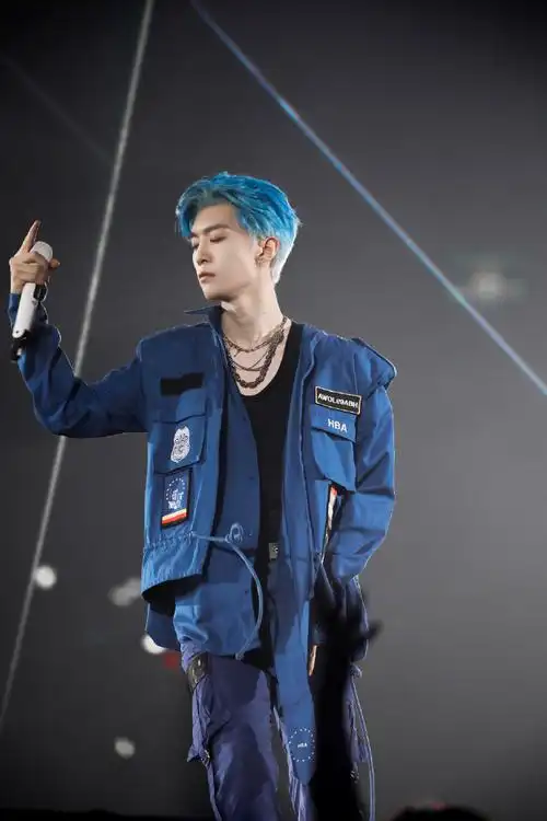 范丞丞左肩有你