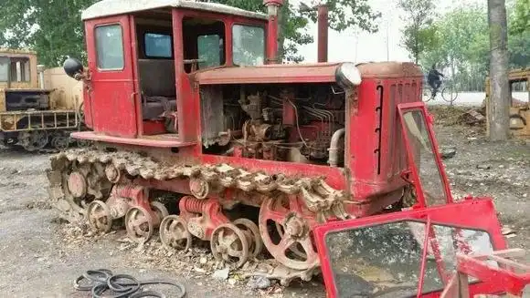 东方红54型履带拖拉机1966年,东方红75拖拉机完全取代东方红54拖拉机.