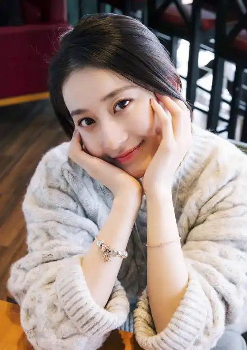 孙杨绯闻妻子张豆豆才貌双全,代言多个品牌,具备网红