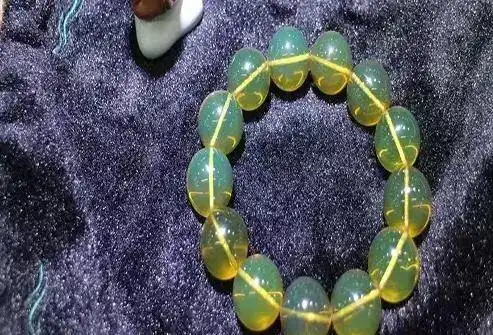 假的蓝珀是什么样子的看看这些假蓝珀图片就知道了