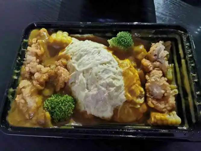 樱虎町の日式咖喱蛋包饭(春熙店)-"叫的她们家的外卖,超好吃,很大一份