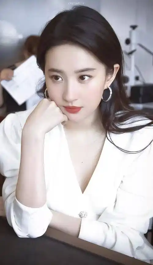 原创整容脸就别自称美女了这7位女星告诉你啥叫纯天然美女