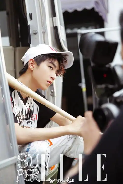 tfboys-王俊凯 superelle2018年夏季刊 十八岁的少年化身棒球男孩