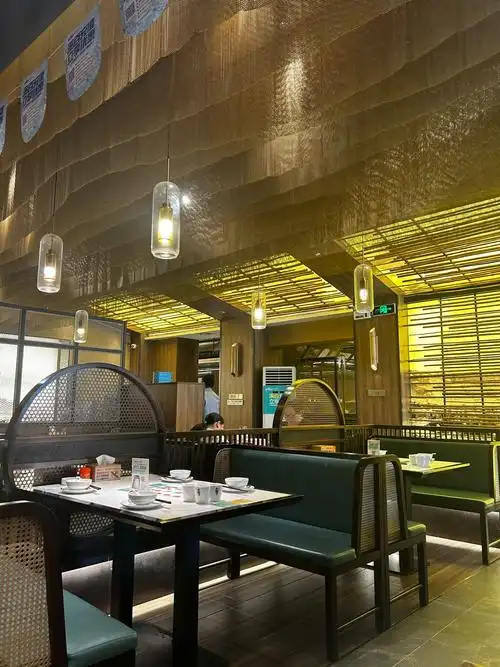现代感餐馆装饰