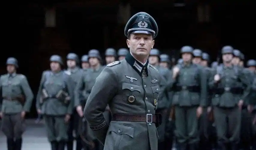 宪兵二战胸前挂月牙牌的德军是什么身份苏联人俘获后可就地枪决