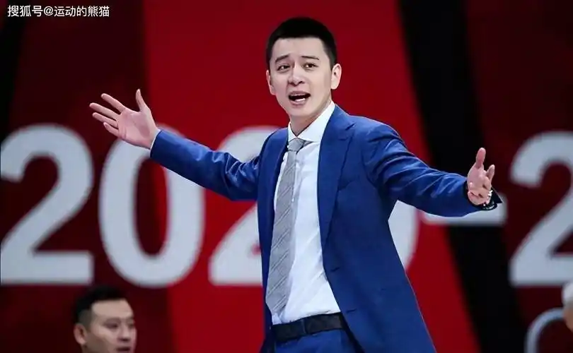 杨鸣离队不到24小时,cba冠军教头接受新合同,辽篮后悔也晚了_续约