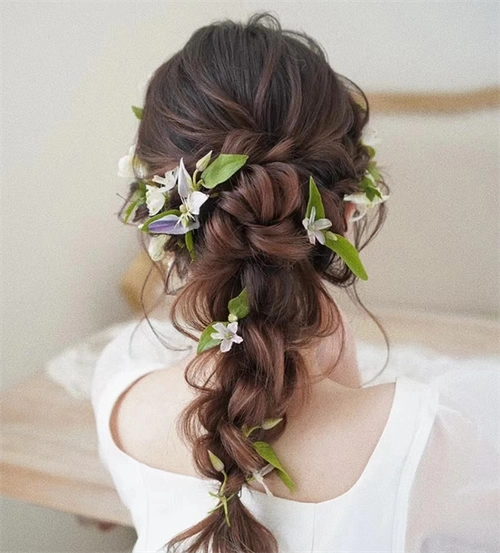 清新鲜花新娘发型 把春天搬进造型里
