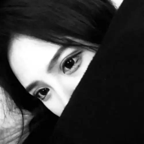 帅帅的女生头像黑白,在我的世界中来来去去