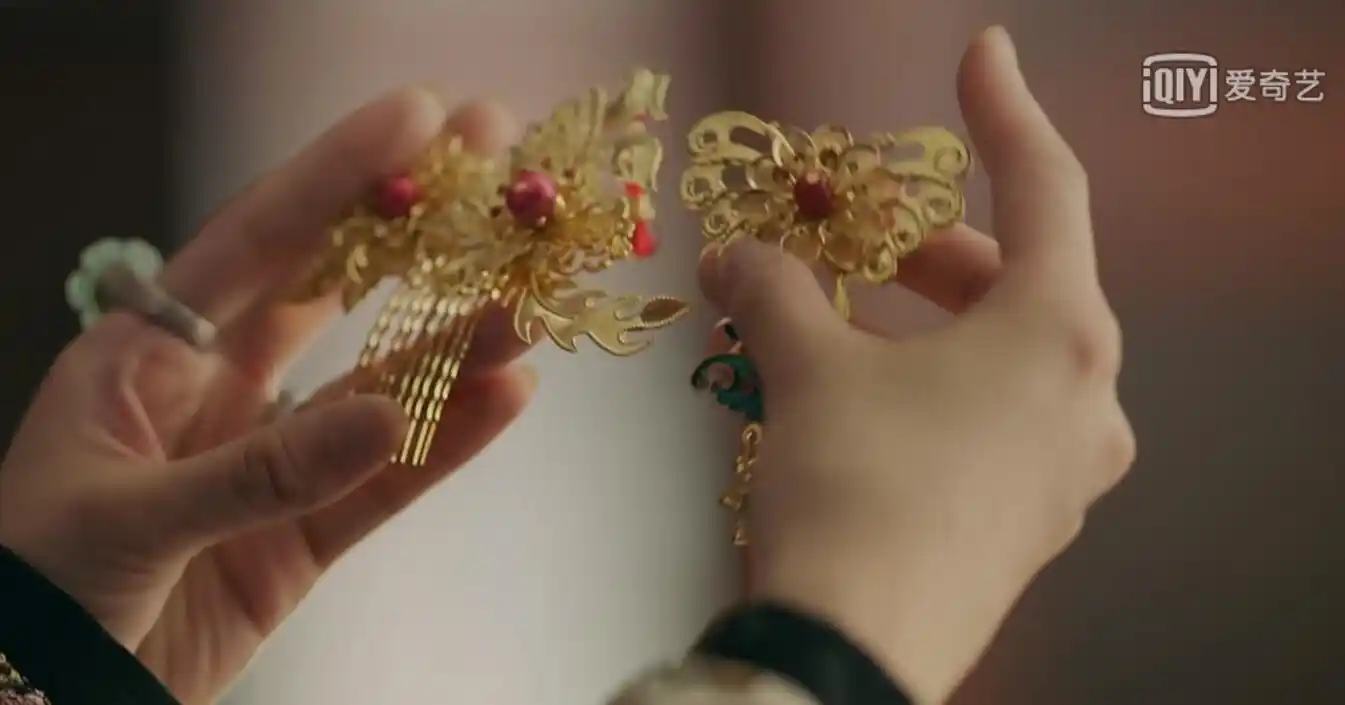 延禧攻略播完了,让我们欣赏一下剧里的发簪首饰,就服喜字凤冠