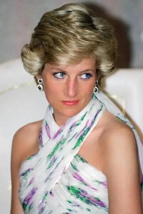 英国戴安娜王妃到底有多美?这组绝版老照片,都难掩她的丽质