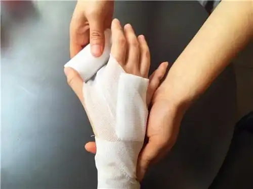 如果手部受伤可以用8字包扎法.